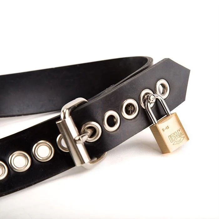Locking Rubber Butt Plug Harness - Image 2